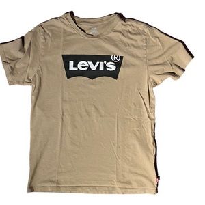 Levi’s t-shirt